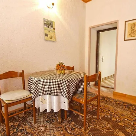 Apartment 271
