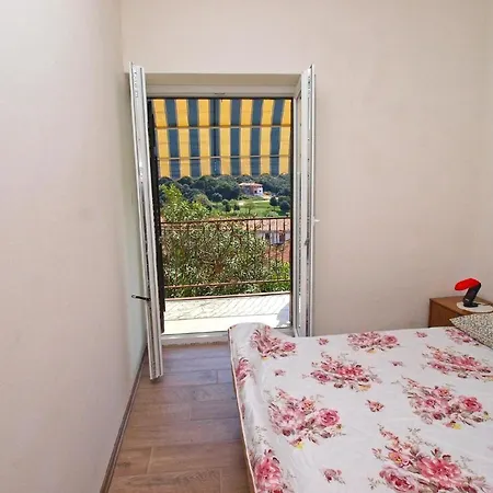Apartment 271