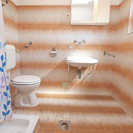 271 * Vrsar